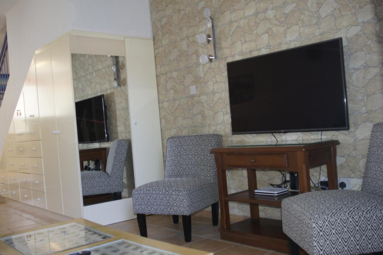 Family Paradise- Luxury Combined With Home Comfort 파포스 외부 사진